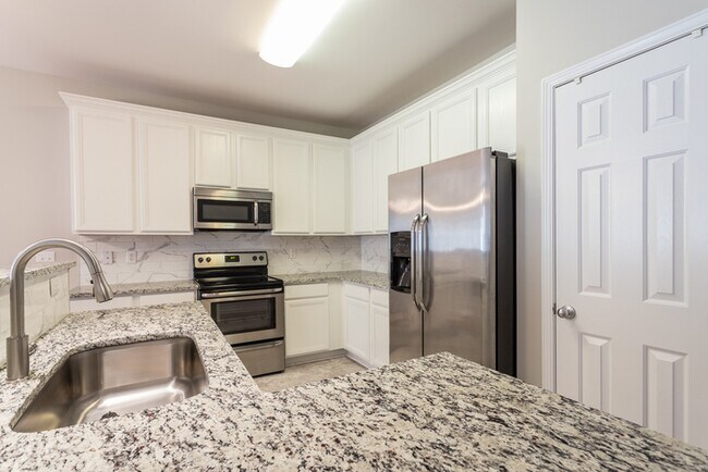 Building Photo - Spacious Wake Forest Town Home For Rent