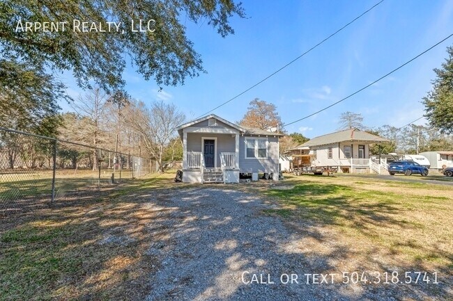 Building Photo - 2245 Bayou Rd