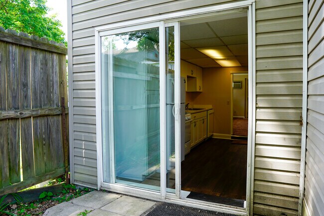 Building Photo - 435 N Water St