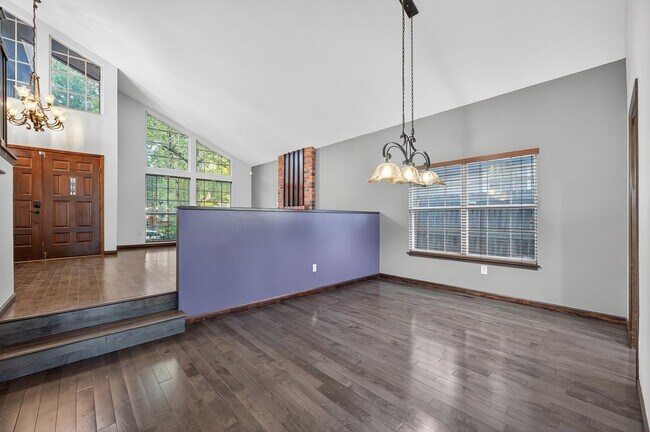 Building Photo - Ken Caryl Perfection