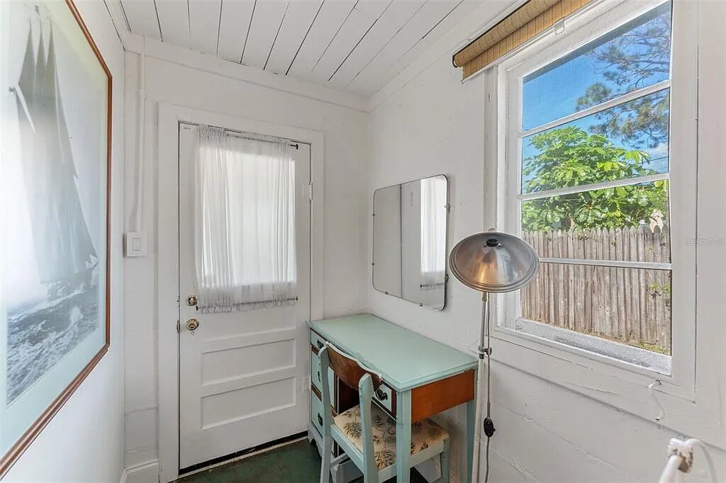 Building Photo - 1604 58th St S