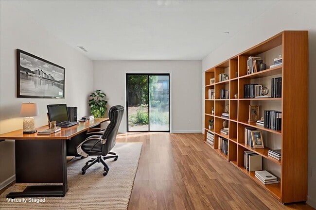 Building Photo - Beautifully Renovated 4-Bedroom, 2-Bath Ho...