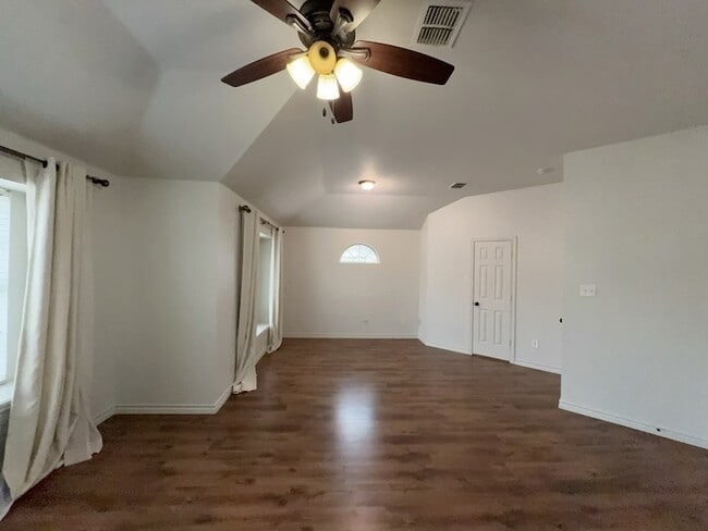 Building Photo - 12614 Oceanside Dr