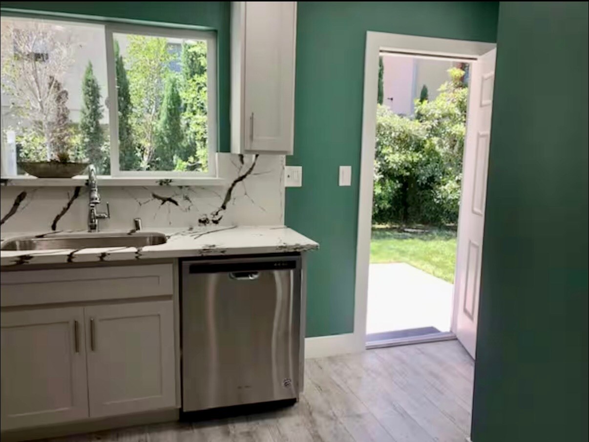 Building Photo - 11516 La Maida St