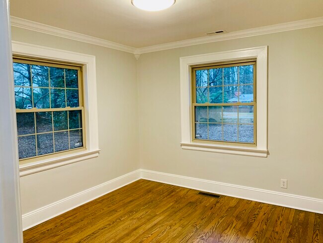 Front Bedroom - 309 Loop Rd