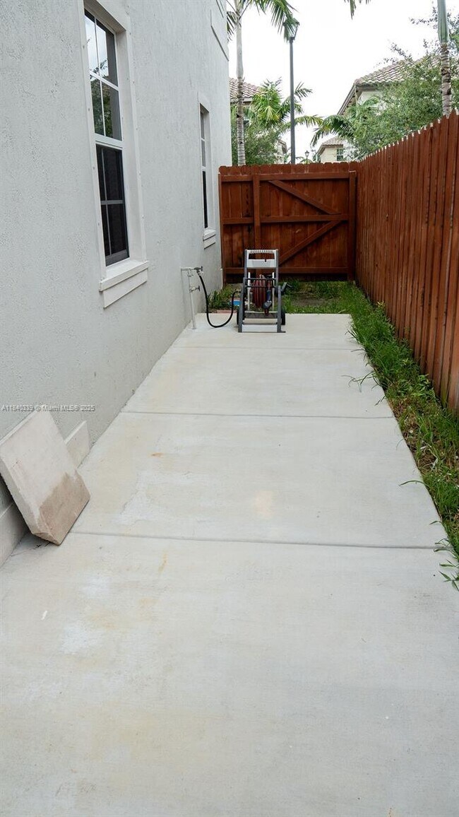 Building Photo - 24461 SW 117 Path