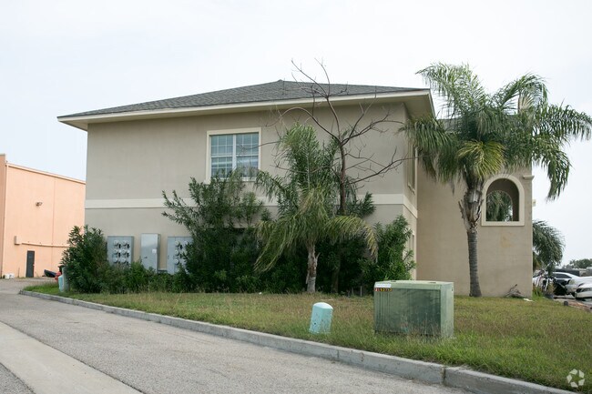 Building Photo - 349 W Cotter Ave