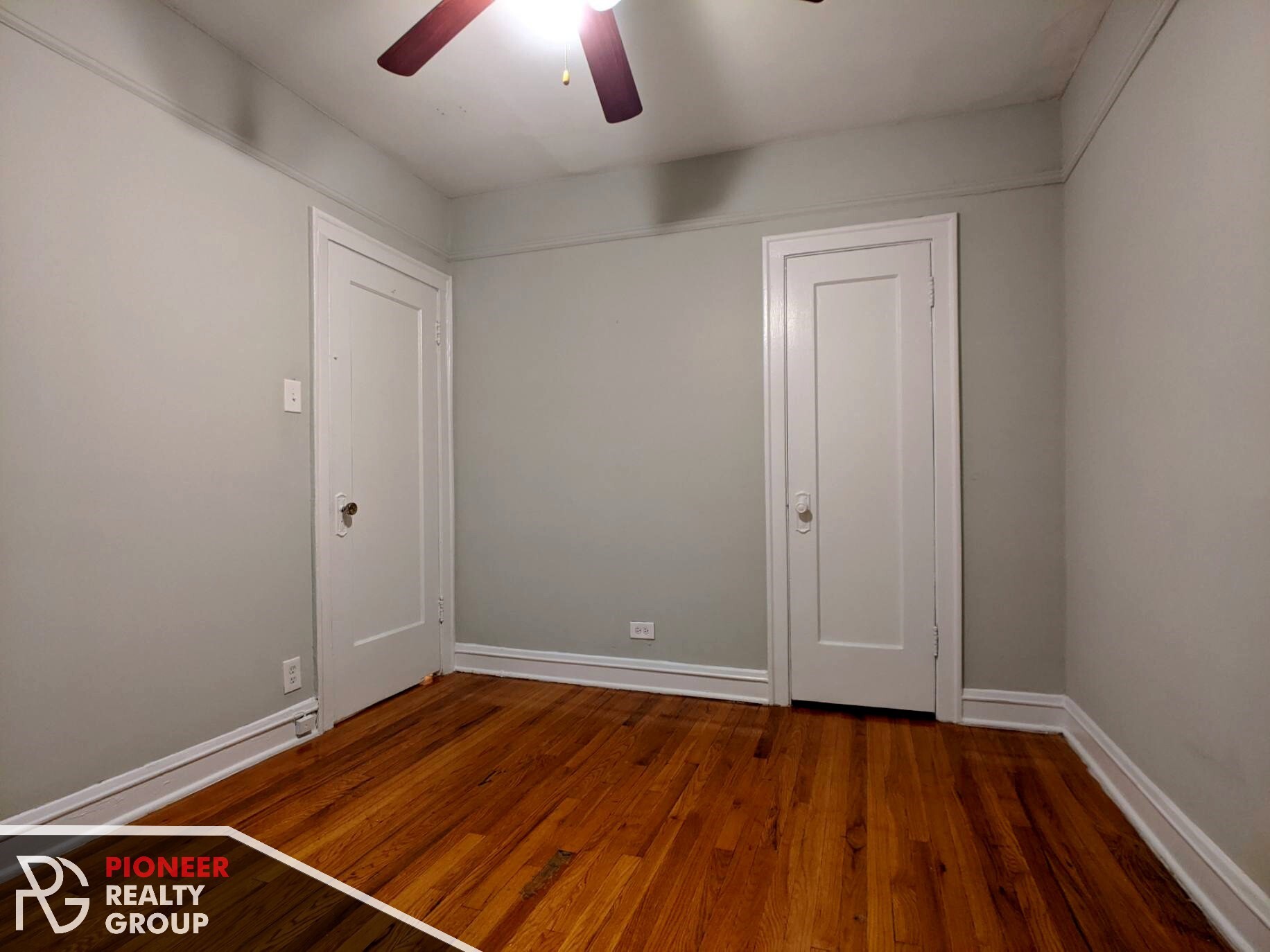 Building Photo - 546 W Surf St