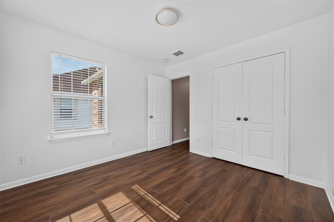 Building Photo - 8126 Montague Manor Ln