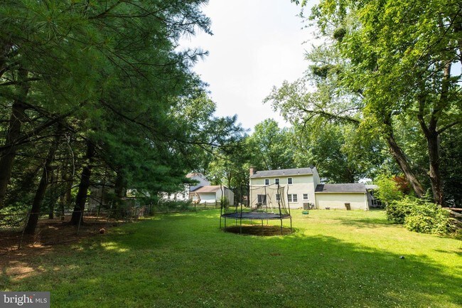 Building Photo - 2527 Lindley Terrace