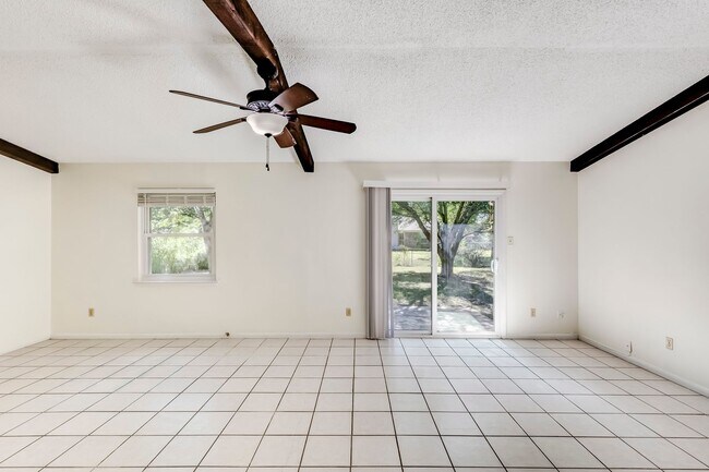 Building Photo - 2404 Andover Dr