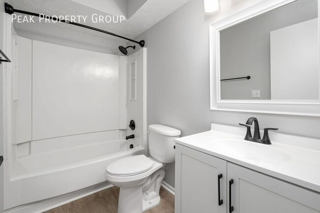 Building Photo - Available Now! Newly Renovated Townhomes L...