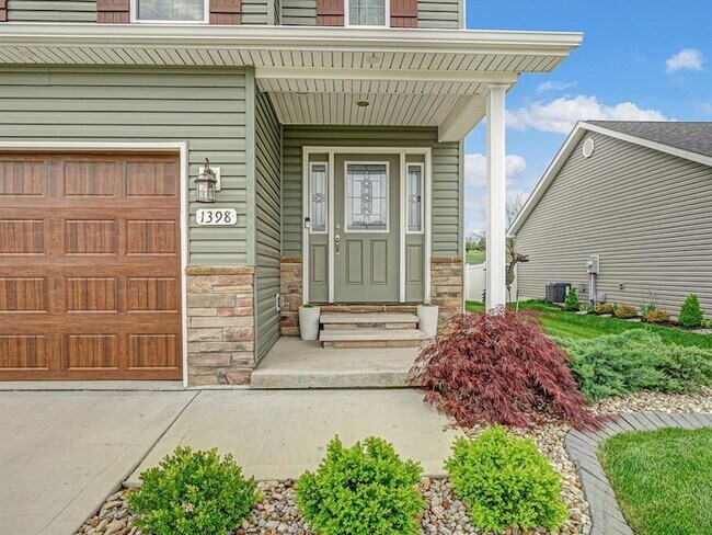 Building Photo - 1398 Orchard Lakes Cir