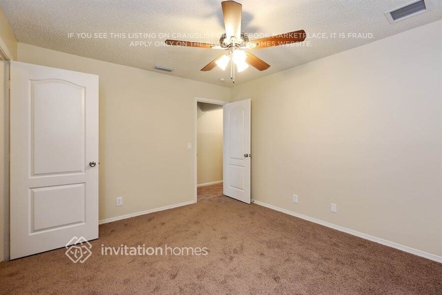Building Photo - 3855 Sanctuary Dr