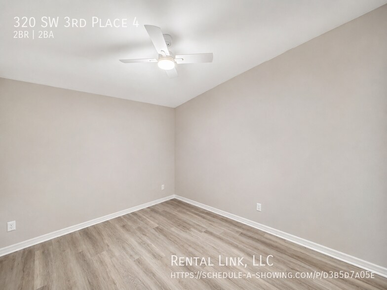Building Photo - 320 SW 3rd Pl