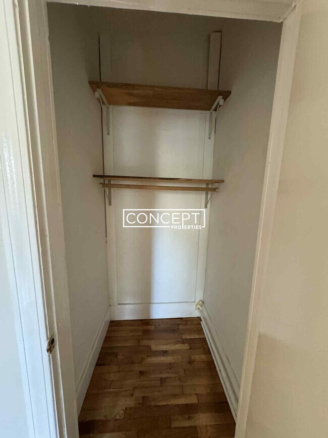 Building Photo - 11 Chilcott Pl