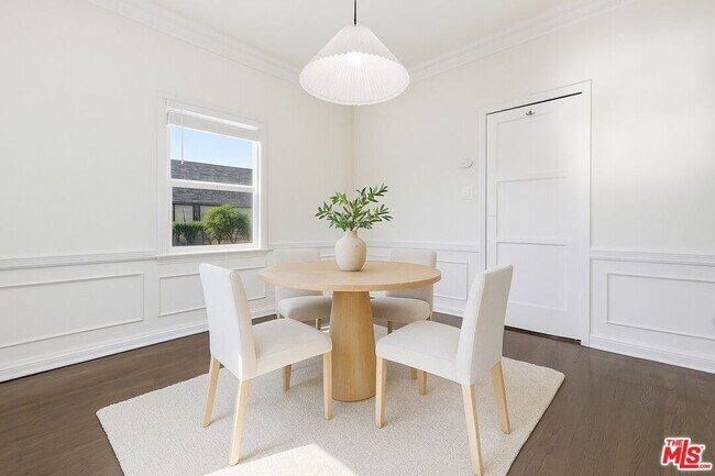 Building Photo - 111 N Harper Ave