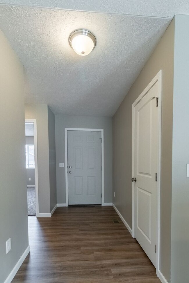 Building Photo - 6241 Whitewater Ln