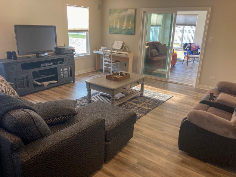 Building Photo - 5926 S Dune Harbor Dr