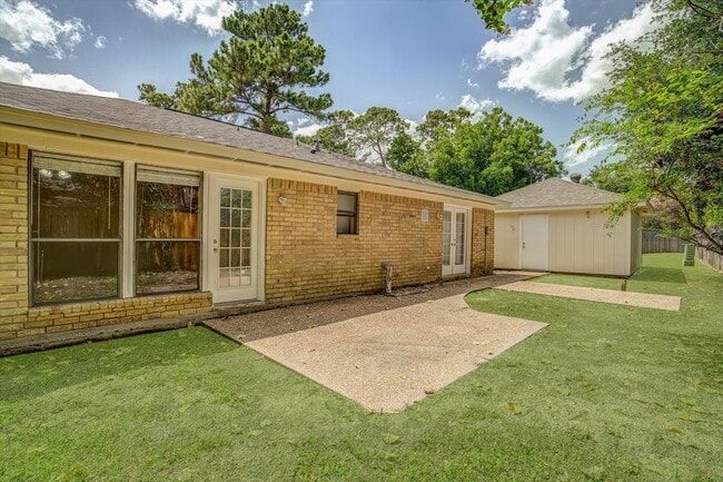 Building Photo - 7315 Foxside Ln