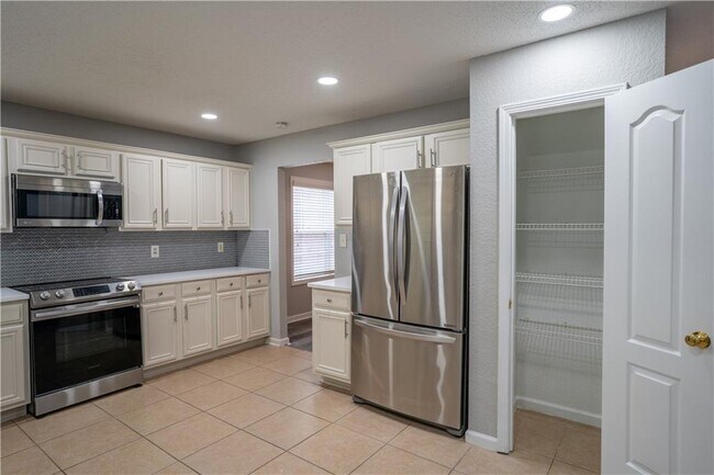Building Photo - 3243 Newtons Crest Cir