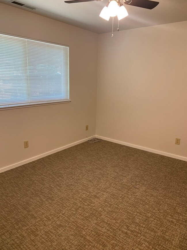 Building Photo - 663 Whiting St