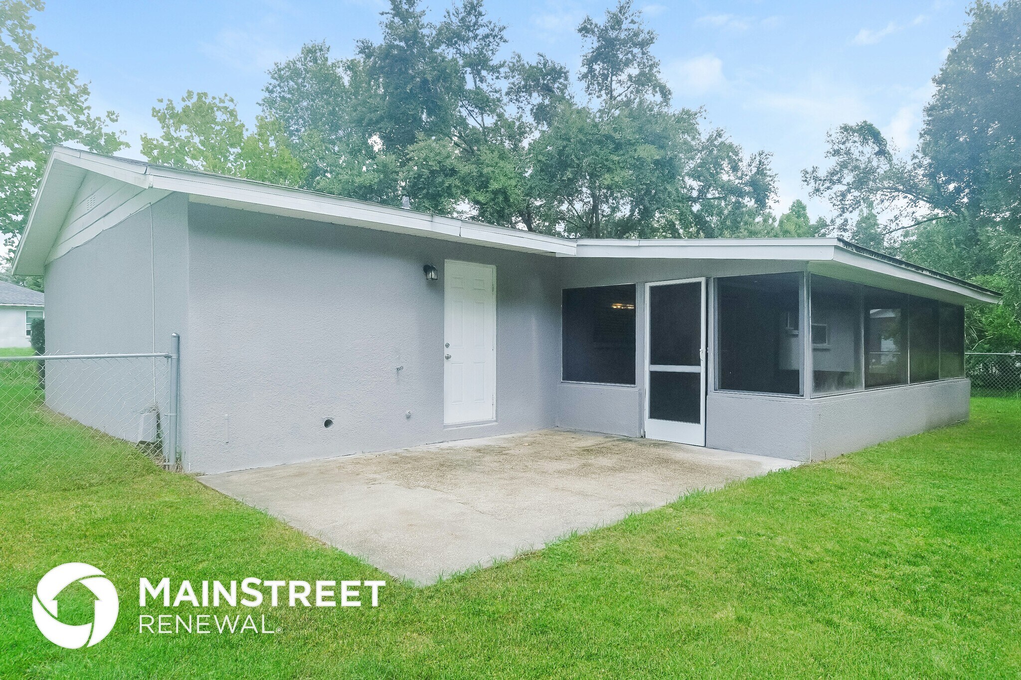 Building Photo - 2304 Leonard Dr