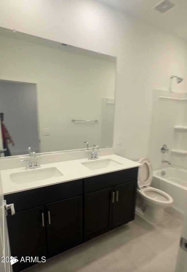 Building Photo - 2026 S 242nd Ave