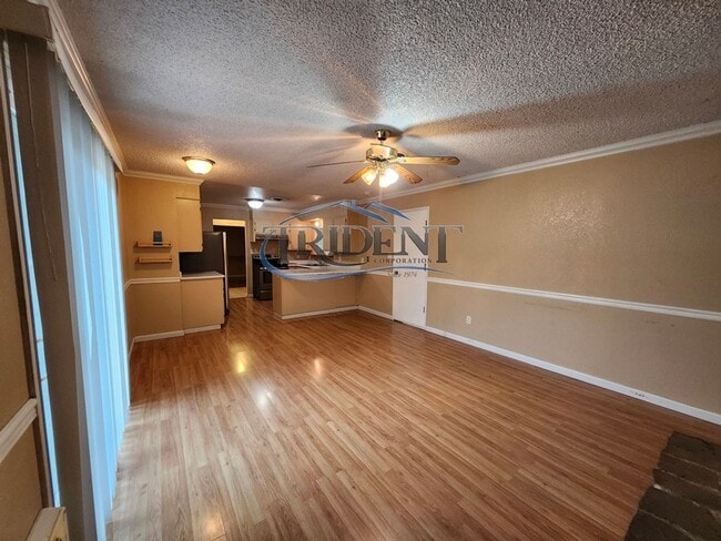 Building Photo - Cute 3 bedroom 2 bath