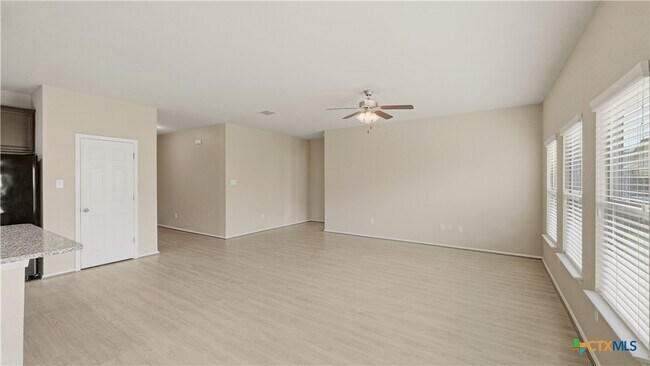 Building Photo - 140 Fabarm Ln