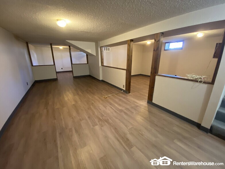 Building Photo - 403 Hatton Ave