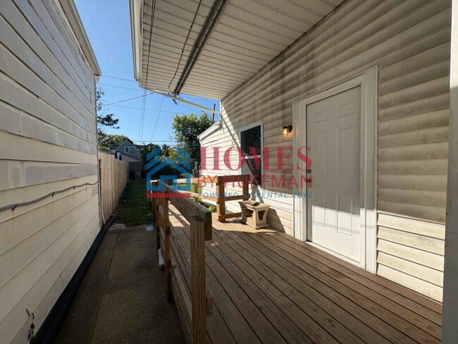 Building Photo - Downstairs One Bedroom | Duplex