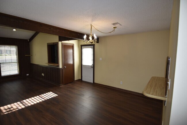 Building Photo - Charming 3-Bedroom Home in Cordova-Comfort & Convenience!