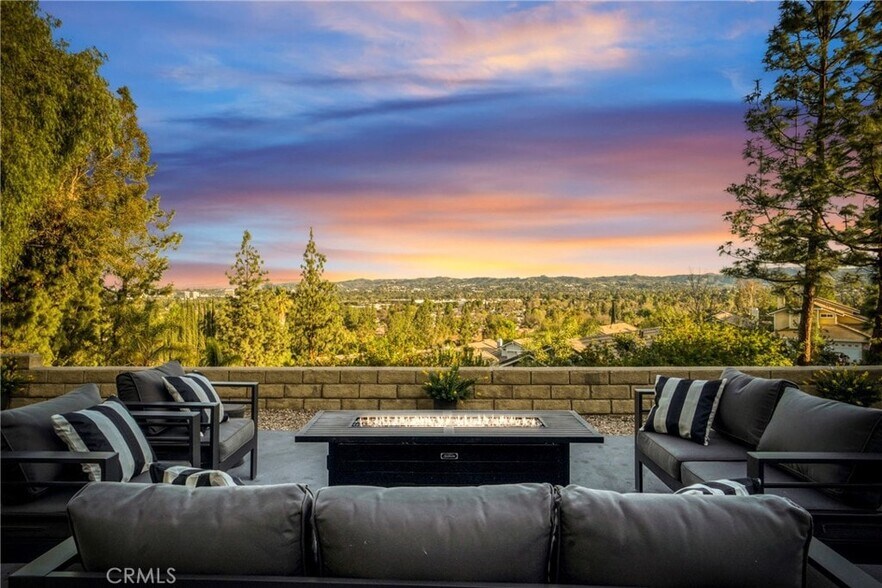 Building Photo - 7224 Bouquet Dr