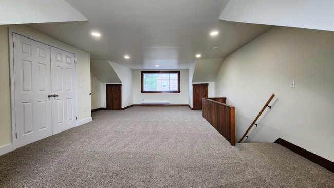 Building Photo - Now showing! Updated 4BR  1 bath house!