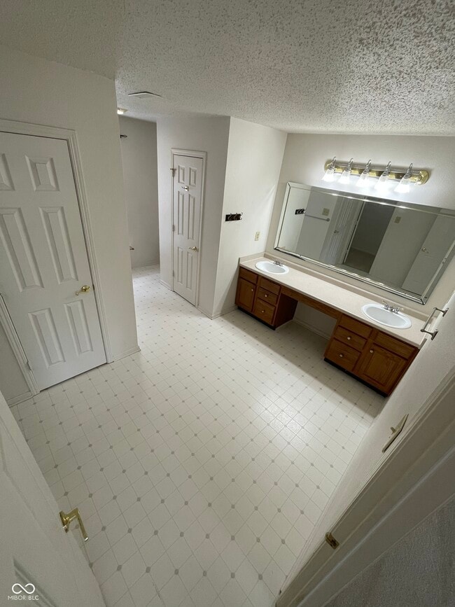 Building Photo - 10403 Bicknell Cir