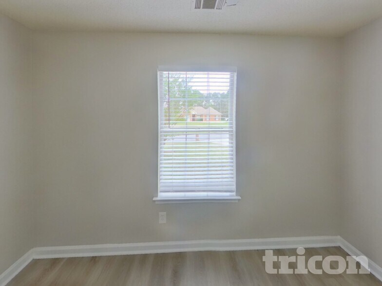 Building Photo - 421 Washington Dr