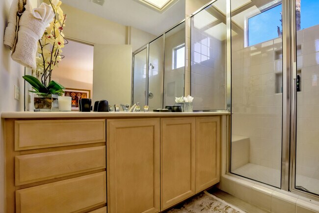 Building Photo - 125 Rainbird Cir