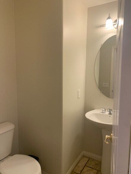 Building Photo - 84126 Canzone Dr