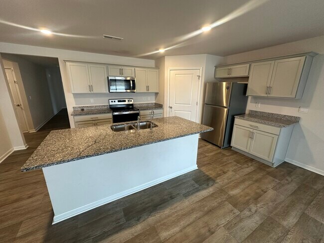 Building Photo - 7705 Sand Pit Rd