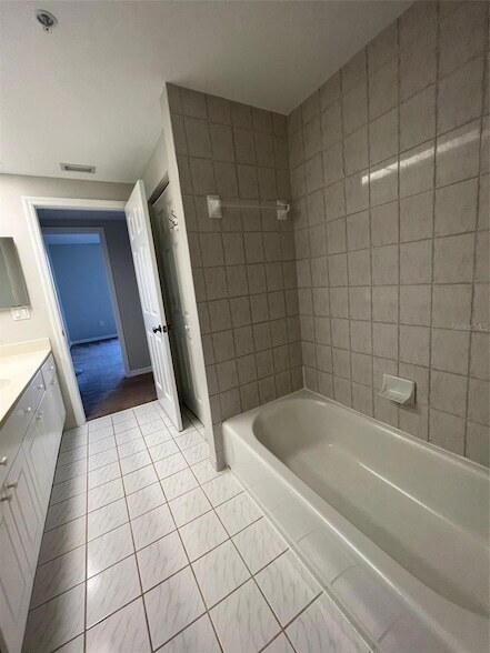Building Photo - 670 Island Way