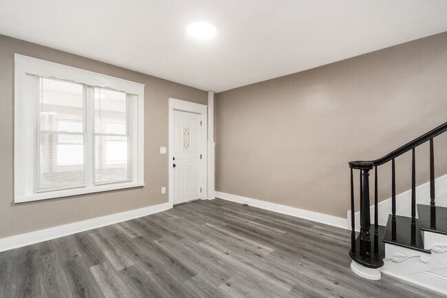 Building Photo - Updated  2BR Home – Walk to Lehigh & Downtown Bethlehem