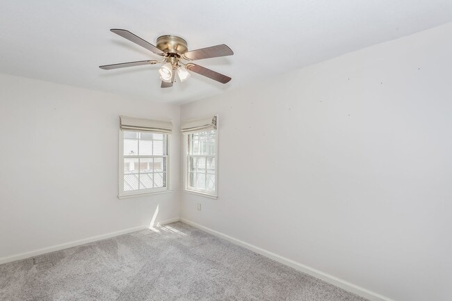 Building Photo - 516 S Erie Ave