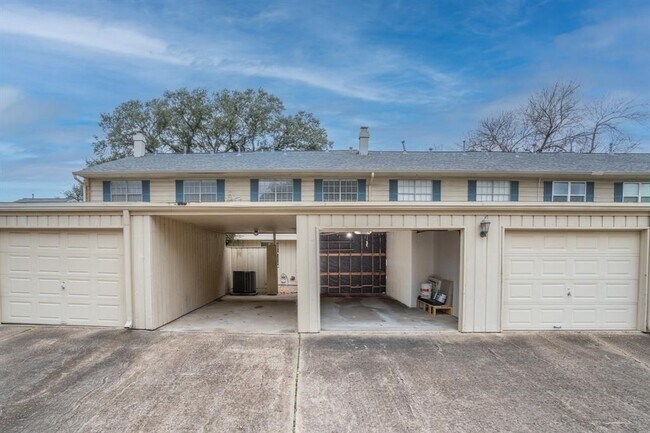 Building Photo - 6404 Olympia Dr