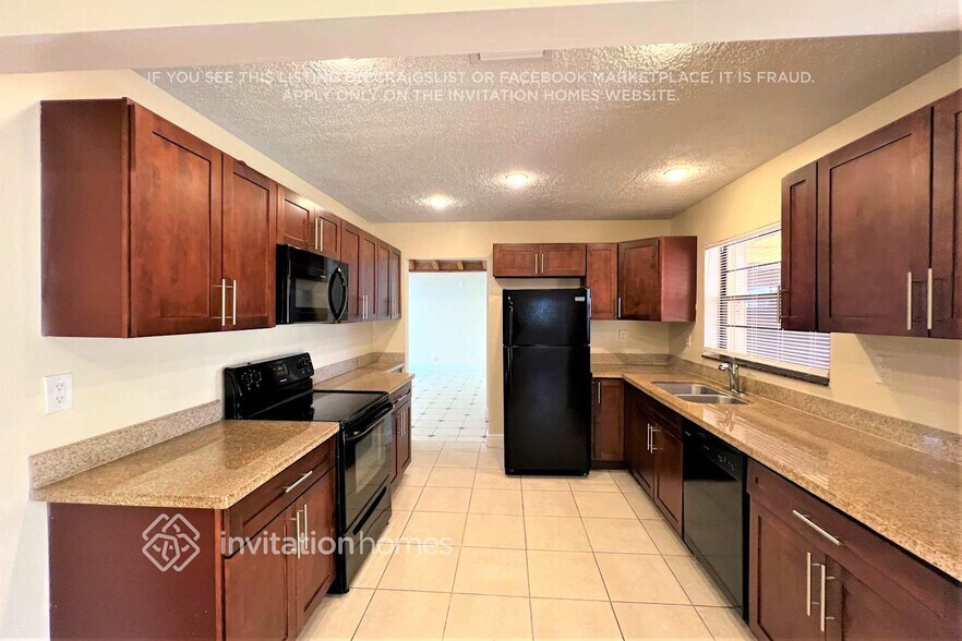 Building Photo - 9841 NW 31st Pl