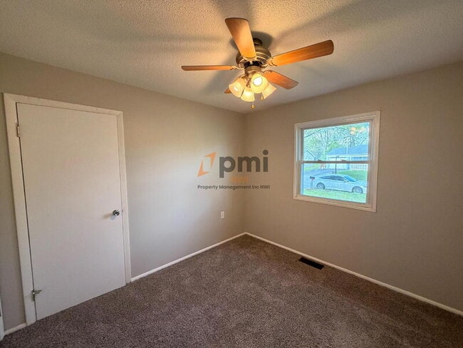 Building Photo - 774 Fox River Rd