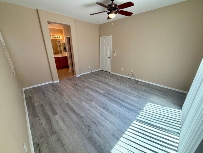 Building Photo - 7493 Longhorn Lodge Ave