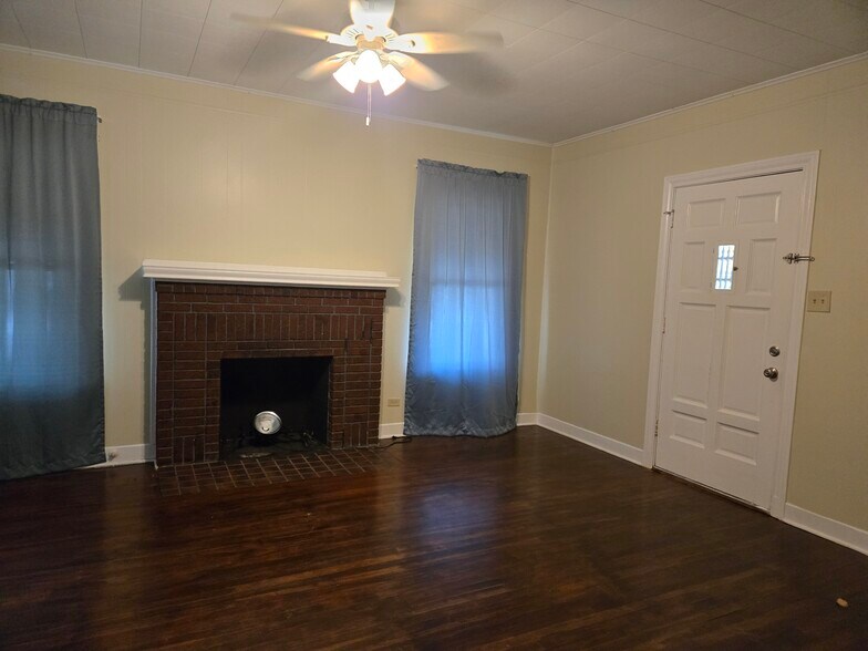 Living room - 1934 McKinley Ave