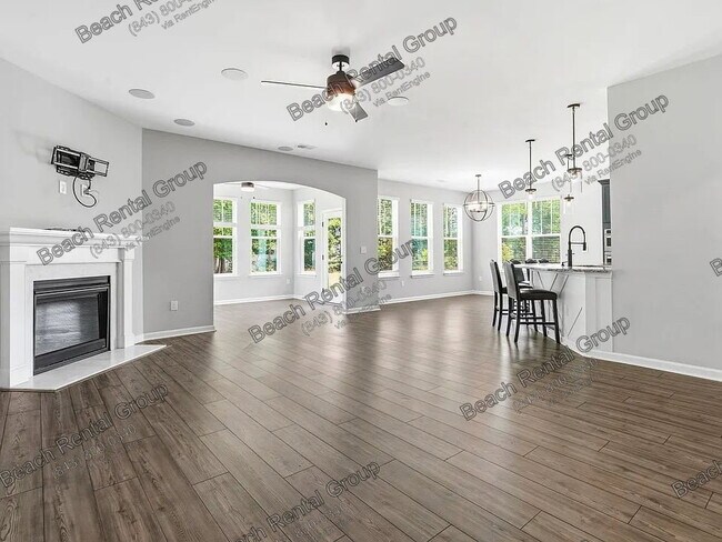 Building Photo - 140 Azure Lp