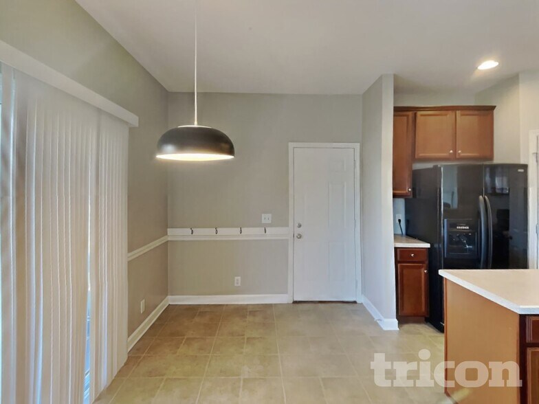 Building Photo - 1307 Creekside Dr